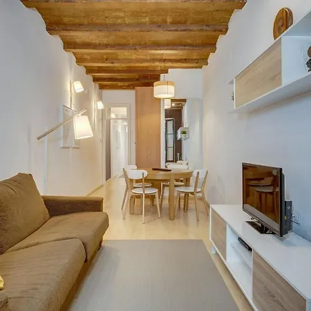 Apartment Feelathome Center