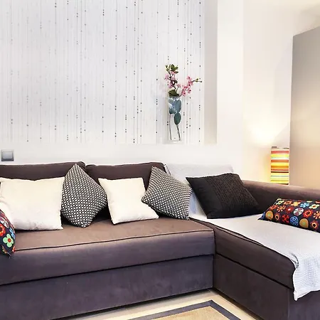 Apartment Feelathome Center *