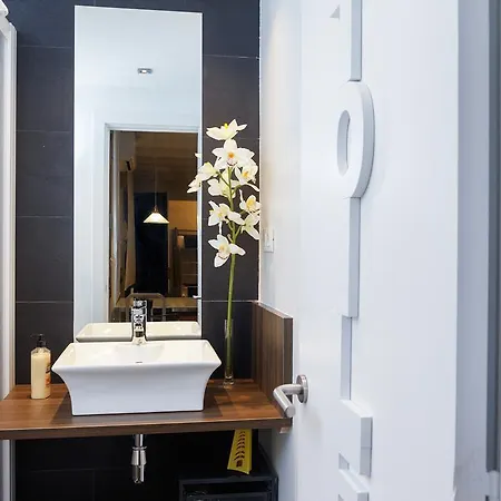 Feelathome Center Apartment