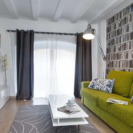 Feelathome Center Apartman *